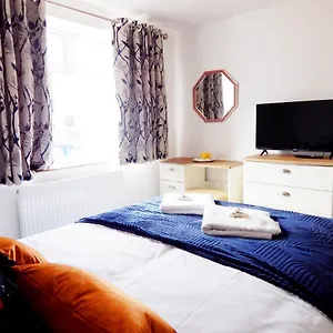 Modern, Well Located En-Suite Rooms With Parking - Orbitat Accommodations CBG