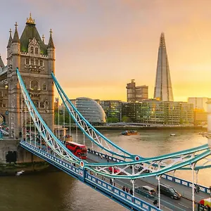 Gasthuis Tower Bridge Rainbow